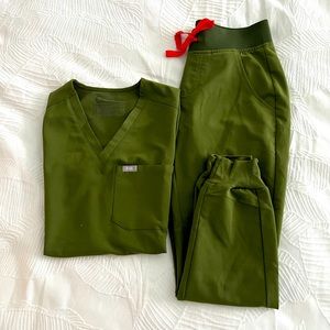 FIGS SET Olive Green